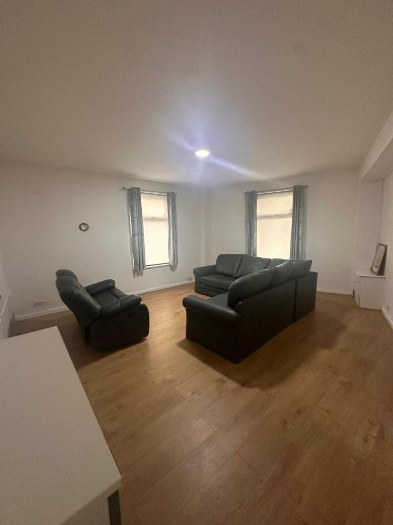 - Hall Lane Opp The Royal Hospital Close To City Centre * Liverpool