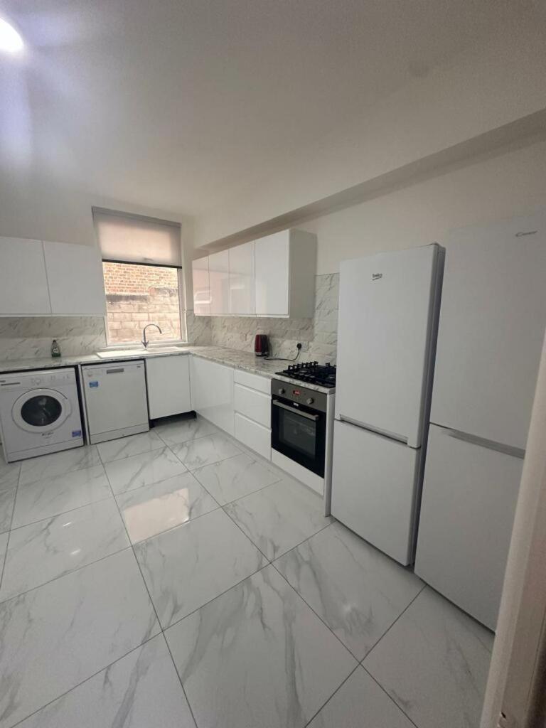 Guest house - Hall Lane Opp The Royal Hospital Close To City Centre